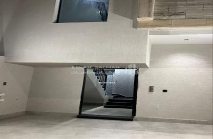 Full Floor - 5 Bedrooms - 4 Bathrooms for sale in An Nahdah - Riyadh - Ar Riyadh