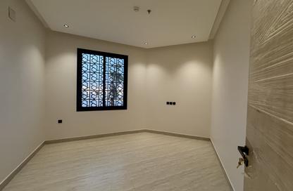 Apartment - 4 Bedrooms - 3 Bathrooms for sale in Al Munisiyah - Riyadh - Ar Riyadh