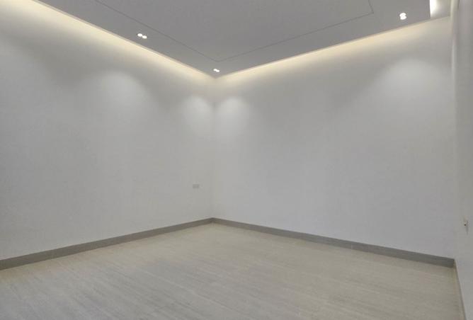 52007916 - Property Image 3
