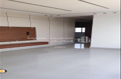 Full Floor - 5 Bedrooms - 3 Bathrooms for sale in West Al Uraija - Riyadh - Ar Riyadh