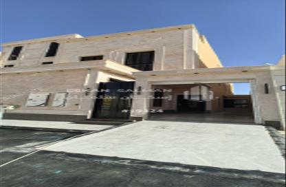 Full Floor - 6 Bedrooms - 3 Bathrooms for sale in Al Janadriyah - Riyadh - Ar Riyadh