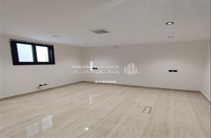 Apartment - 4 Bedrooms - 1 Bathroom for sale in Uqaz - Riyadh - Ar Riyadh