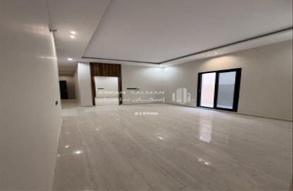 Full Floor - 5 Bedrooms - 3 Bathrooms for sale in Al Qadisiyah - Riyadh - Ar Riyadh