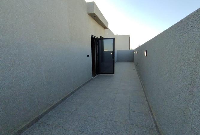51653993 - Property Image 2