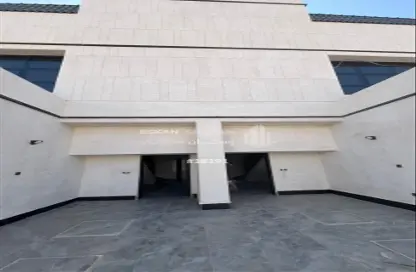 Apartment - 5 Bedrooms - 3 Bathrooms for sale in Al Maizialah - Riyadh - Ar Riyadh