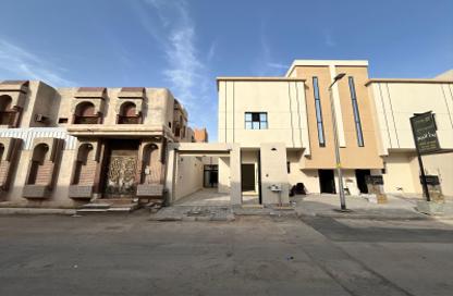 Full Floor - 5 Bedrooms - 3 Bathrooms for sale in Al Aziziyah - Riyadh - Ar Riyadh