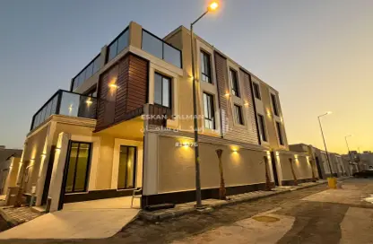 Full Floor - 5 Bedrooms - 4 Bathrooms for sale in Al Khalij - Riyadh - Ar Riyadh