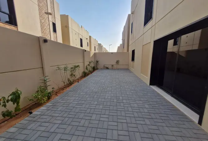 52213759 - Property Image 3