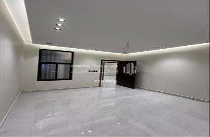 Apartment - 7 Bedrooms - 4 Bathrooms for sale in الأمير عبدالله - Bishah - Asir Apartment - 7 Bedrooms - 4 Bathrooms for sale in الأمير عبدالله - Bishah - Asir