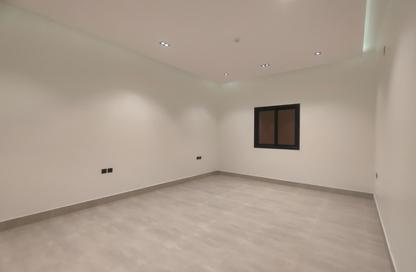 Apartment - 4 Bedrooms - 3 Bathrooms for sale in Al Yarmuk - Riyadh - Ar Riyadh