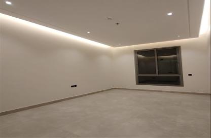 Apartment - 4 Bedrooms - 3 Bathrooms for sale in Al Yarmuk - Riyadh - Ar Riyadh