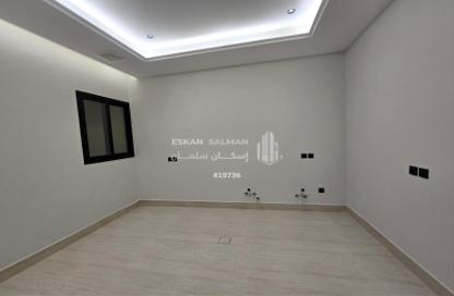 Apartment - 5 Bedrooms - 3 Bathrooms for sale in Al Duraihemiyah - Riyadh - Ar Riyadh