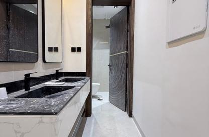 Villa - 6 Bedrooms - 5 Bathrooms for sale in Al Farouk - Riyadh - Ar Riyadh