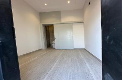 Full Floor - 5 Bedrooms - 4 Bathrooms for sale in Al Munisiyah - Riyadh - Ar Riyadh