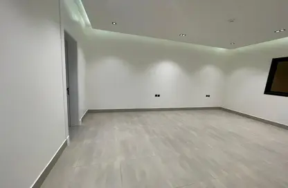 Apartment - 4 Bedrooms - 3 Bathrooms for sale in Al Yarmuk - Riyadh - Ar Riyadh