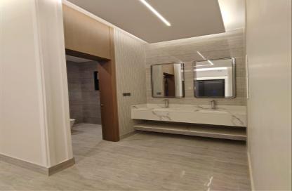 Full Floor - 5 Bedrooms - 3 Bathrooms for sale in Ar Rimal - Riyadh - Ar Riyadh