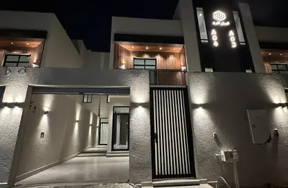 Villa - 5 Bedrooms - 5 Bathrooms for sale in Al Munisiyah - Riyadh - Ar Riyadh
