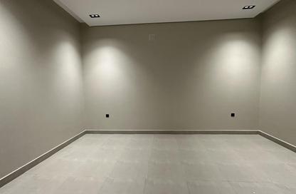 Villa - 5 Bedrooms - 5 Bathrooms for sale in Al Munisiyah - Riyadh - Ar Riyadh