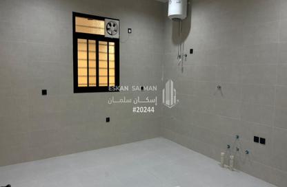 طابق كامل - 6 غرف نوم - 4 حمامات للبيع في النور - خميس مشيط - عسير
