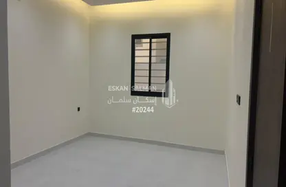 طابق كامل - 6 غرف نوم - 4 حمامات للبيع في النور - خميس مشيط - عسير