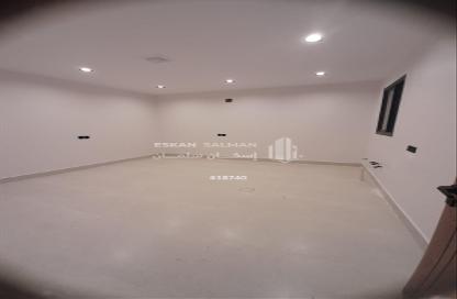 Full Floor - 7 Bedrooms - 4 Bathrooms for sale in Al Janadriyah - Riyadh - Ar Riyadh