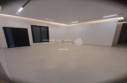 Full Floor - 7 Bedrooms - 4 Bathrooms for sale in Al Janadriyah - Riyadh - Ar Riyadh