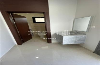 Full Floor - 5 Bedrooms - 4 Bathrooms for sale in Shizat - Al Madinah Al Munawwarah - Al Madinah Al Munawwarah