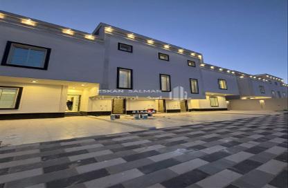Apartment - 5 Bedrooms - 4 Bathrooms for sale in العزيزية - Al Jubail - Eastern