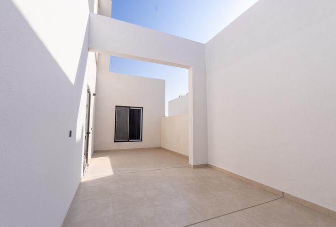 52025035 - Property Image 3