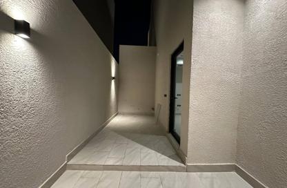 Villa - 5 Bedrooms - 5 Bathrooms for sale in Al Munisiyah - Riyadh - Ar Riyadh