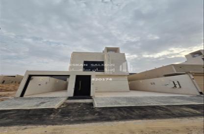 Full Floor - 5 Bedrooms - 3 Bathrooms for sale in Al Janadriyah - Riyadh - Ar Riyadh