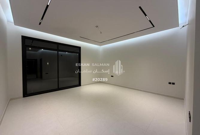 52070161 - Property Image 3