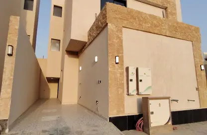 Full Floor - 5 Bedrooms - 4 Bathrooms for sale in Al Bayan - Riyadh - Ar Riyadh