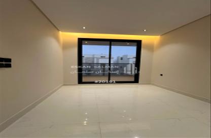 Full Floor - 5 Bedrooms - 3 Bathrooms for sale in Al Janadriyah - Riyadh - Ar Riyadh