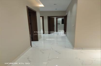 Apartment - 5 Bedrooms - 3 Bathrooms for sale in As Safa - Jazan - Jazan Apartment - 5 Bedrooms - 3 Bathrooms for sale in As Safa - Jazan - Jazan