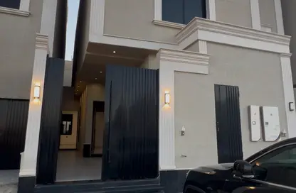 Full Floor - 4 Bedrooms - 3 Bathrooms for sale in Al Maizialah - Riyadh - Ar Riyadh