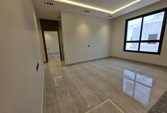 52300770 - Property Image 2