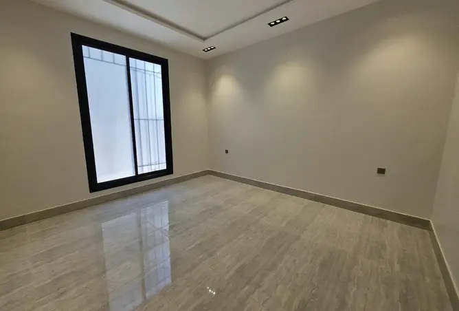 52300770 - Property Image 3