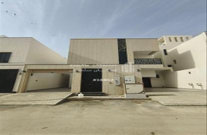 Full Floor - 7 Bedrooms - 5 Bathrooms for sale in Al Janadriyah - Riyadh - Ar Riyadh