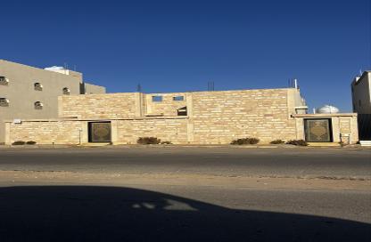 Whole Building - 5 Bedrooms - 6 Bathrooms for sale in Al Muruj - Sakaka - Al Jawf