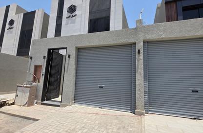 Full Floor - 4 Bedrooms - 3 Bathrooms for sale in Al Yarmuk - Riyadh - Ar Riyadh