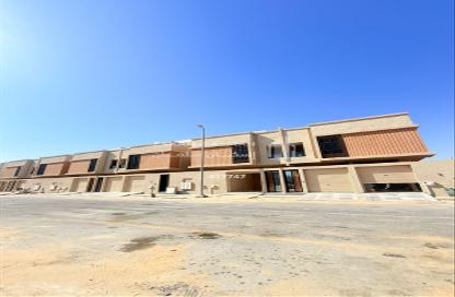 طابق كامل - 5 غرف نوم - 5 حمامات للبيع في الأمواج - الخبر - الشرقية