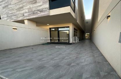 Full Floor - 5 Bedrooms - 3 Bathrooms for sale in Al Andalus - Riyadh - Ar Riyadh