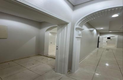 Full Floor - 4 Bedrooms - 3 Bathrooms for rent in Al Khomrah - Jeddah - Makkah Al Mukarramah