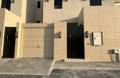 Villa - 5 - 5 for sale in Al Qadisiyah - Riyadh - Ar Riyadh