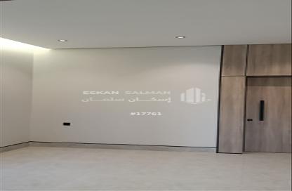 طابق كامل - 5 غرف نوم - 3 حمامات للبيع في الجنادرية - الرياض - الرياض
