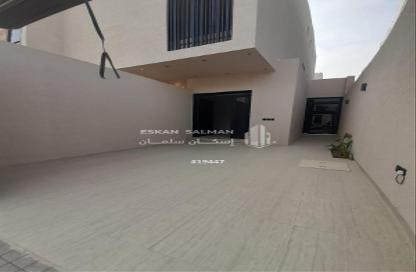 Full Floor - 5 Bedrooms - 3 Bathrooms for sale in Ar Rimal - Riyadh - Ar Riyadh