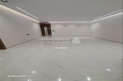 Full Floor - 7 Bedrooms - 3 Bathrooms for sale in Al Janadriyah - Riyadh - Ar Riyadh