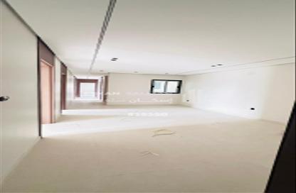Apartment - 5 Bedrooms - 4 Bathrooms for sale in العزيزية - Al Jubail - Eastern