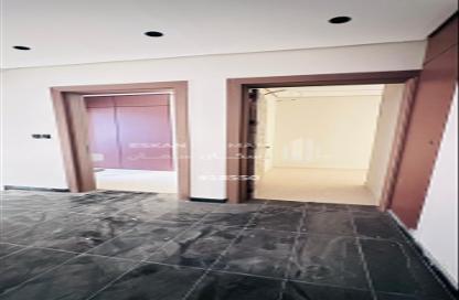 Apartment - 5 Bedrooms - 4 Bathrooms for sale in العزيزية - Al Jubail - Eastern